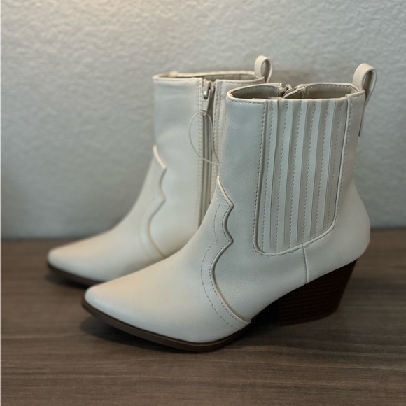 Qupid Shoes - Qupid Cream Ankle cowboy Boots